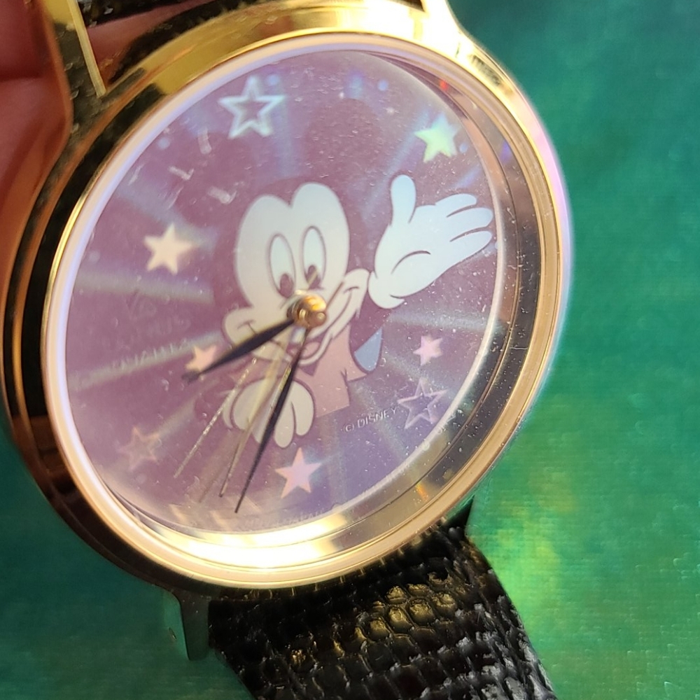 Watch - Picture 3 of 3